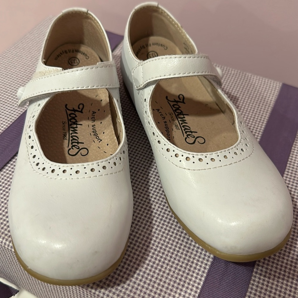 Footmates, Girls Size 13.5 shoes, worn 2 times